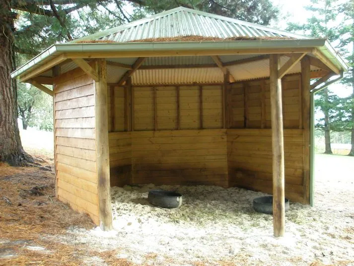 Open shelter with corner posts